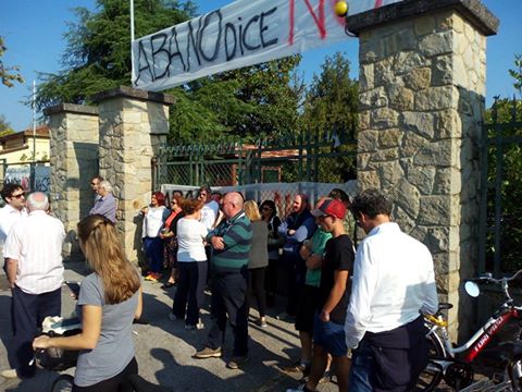 ABANO: MIGRANTI NELL'EX CASERMA, 40 RESIDENTI SCENDONO IN STRADA